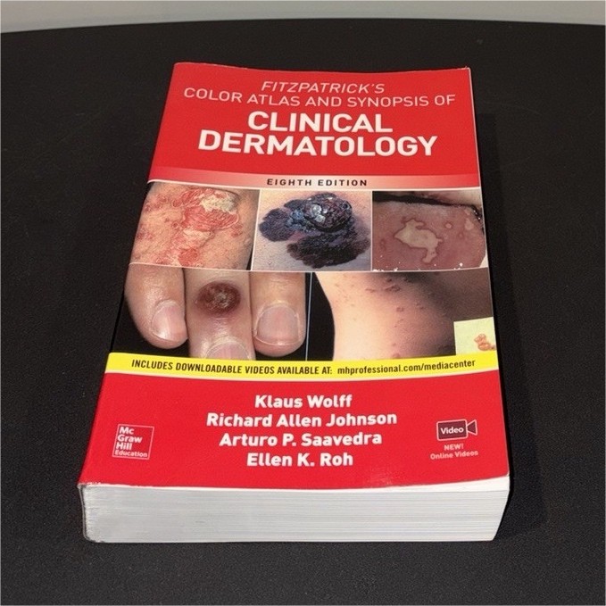 Fitzpatrick’s Color Atlas Dermatology Eighth Edition Paperback Wolff Johnson