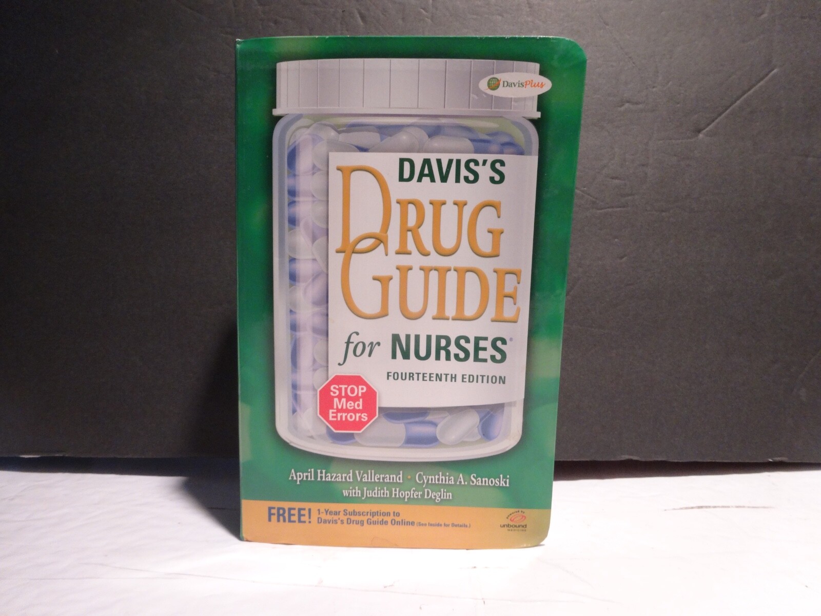 Davis’s Drug Guide for Nurses – Paperback – Excellent Fourteenth Edition
