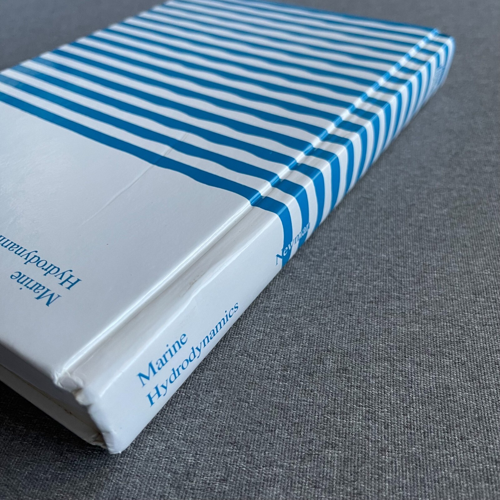 livro marine hydrodynamics j n newman Ed. 1997 Hardcover