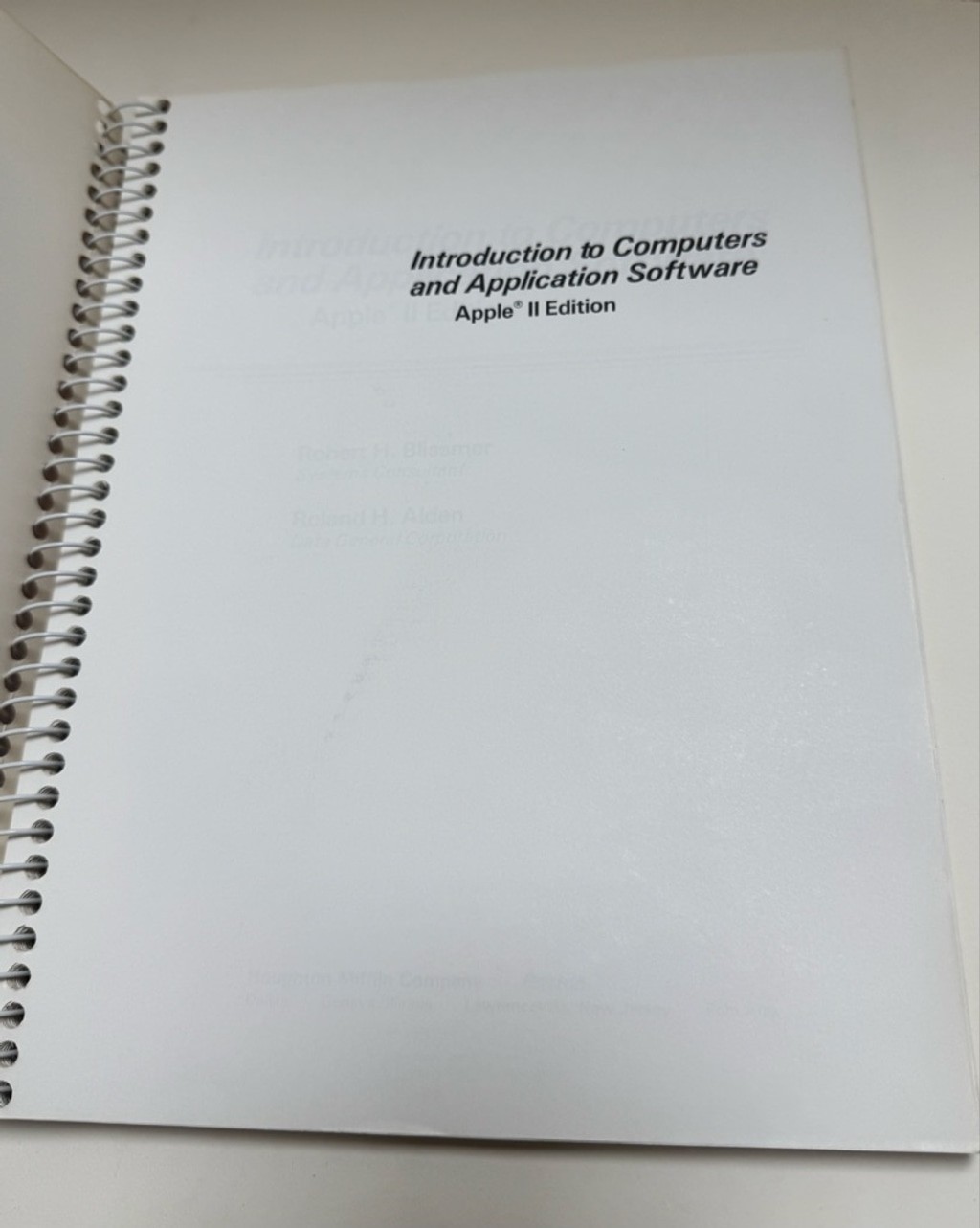 Introduction to Computers and Application Software Apple II Edition (1987)