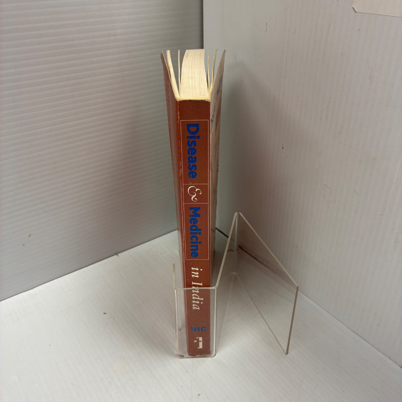 Deepak Kumar (ed), Disease & medicine in India: a historical overview (PB, 2001)